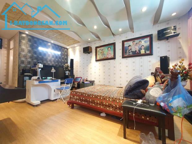 NHÀ MẶT NGÕ TỨ LIÊN - Ô TÔ TRÁNH NHAU  - 2 MẶT THOÁNG