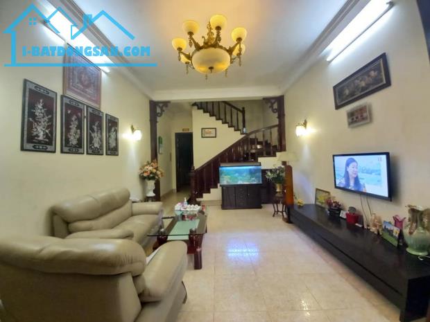 NHÀ AN DƯƠNG VƯƠNG - 3 MẶT THOÁNG - BA BƯỚC CHÂN RA ĐƯỜNG Ô TÔ TRÁNH. - 2