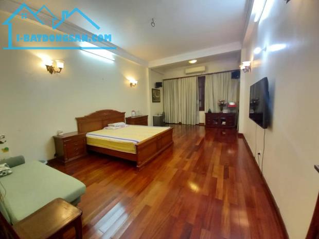 NHÀ AN DƯƠNG VƯƠNG - 3 MẶT THOÁNG - BA BƯỚC CHÂN RA ĐƯỜNG Ô TÔ TRÁNH.