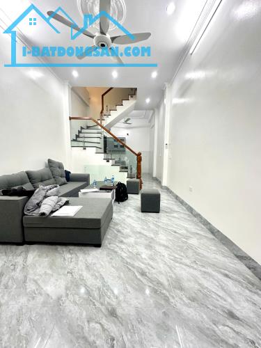 TRẦN QUỐC HOÀN - CẦU GIẤY  DT 40M2 X5T - MT4M - 14.5TỶ - PHÂN LÔ - Ô TÔ TRÁNH - 2
