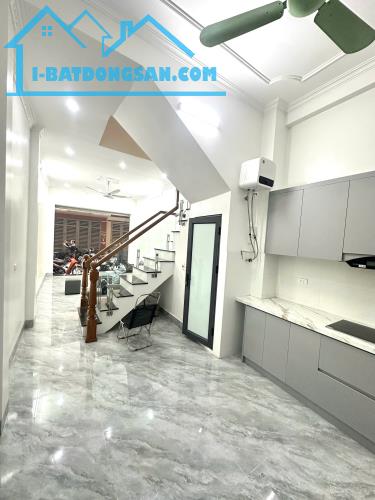 TRẦN QUỐC HOÀN - CẦU GIẤY  DT 40M2 X5T - MT4M - 14.5TỶ - PHÂN LÔ - Ô TÔ TRÁNH - 1