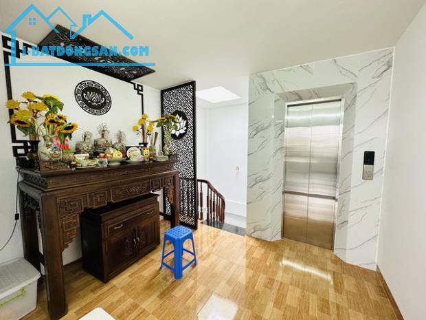 NHÀ TÂN MAI 40M2*6T, HAI MẶT THOÁNG, THANG MÁY, CÁCH MẶT PHỐ 25M