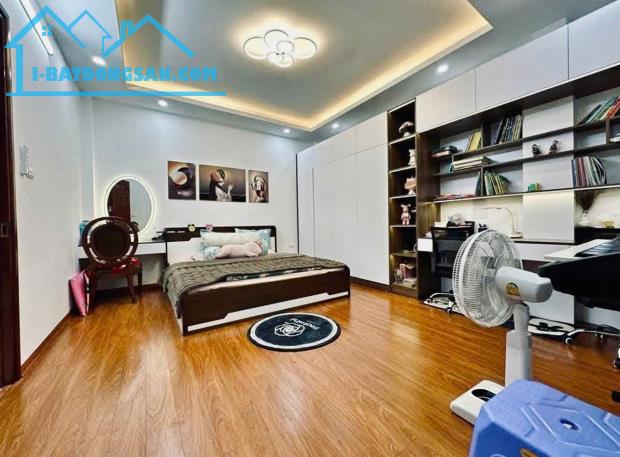 Bán gấp nhà Ngọc Lâm giảm 400tr nhà  38m², chỉ 6.3 tỷ – Ô tô đỗ gần, tiện ích đầy đủ - 1