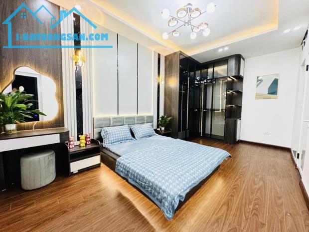 Nhà Mễ Trì, 40m2, 5 tầng, MT 4m, ô tô tránh, kinh doanh, giá hơn 10 tỷ - 2