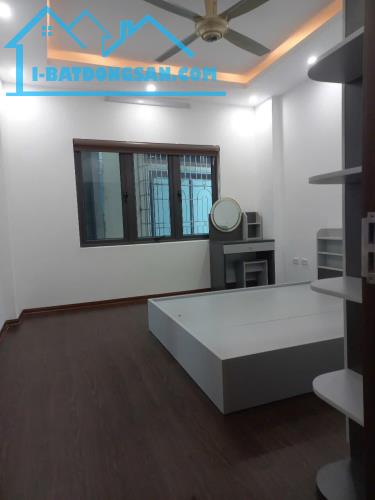 Bán nhà ngõ 314 Đê La Thành, DT 37m, 5 tầng, MT 3.7m, giá 7.85 tỷ, ngõ 2m. - 1