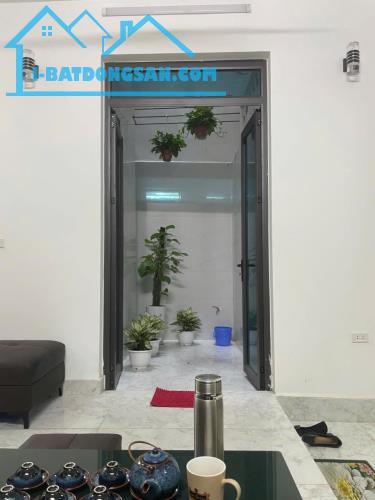 Bán nhà ngõ 314 Đê La Thành, DT 37m, 5 tầng, MT 3.7m, giá 7.85 tỷ, ngõ 2m. - 2