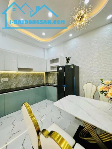 Kẹt tiền trả nợ cho con gấp nhà hẻm ôtô 60m2, 2tỷ950 Đ.Hồ Văn Long, P. Tân Tạo, quận Bình - 3