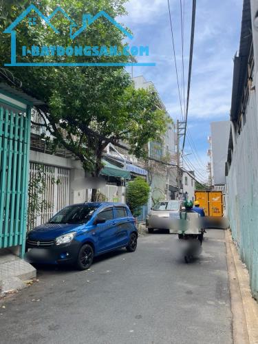 CỰC HIẾM! BÁN ĐẤT TẶNG NHÀ C4 HXH Trường Chinh,132m2( 8x16,5M ),Sổ vuông.Khu Xây Cao Tầng