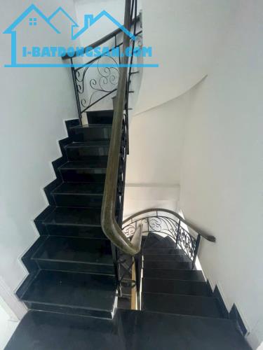 NGAY CÔNG VIÊN TẦM VU - HẺM Ô TÔ THÔNG  - 3PN - 44M2 - CHỈ 5.X TỶ - 1