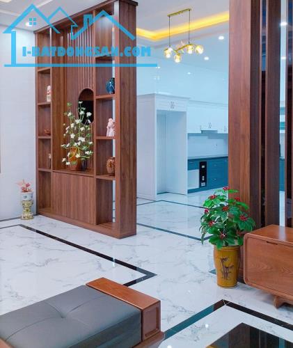 BÁN NHÀ THỊNH LIỆT - NỘI THẤT ĐẦY ĐỦ - 42M2- 5 TỶ