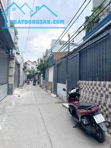 Nhà HXH quay đầu cách MT 20m Bùi Minh Trực P6Q8 - 3