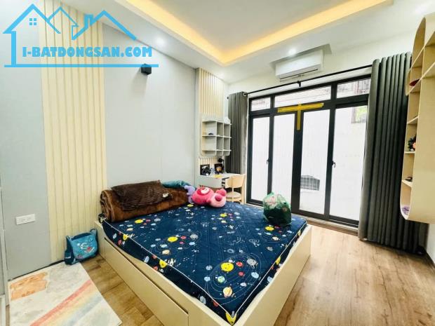 BỒ ĐỀ NGUYỄN VĂN CỪ 47M2 x 5T GẦN BÃI XE LÔ GÓC NHÀ MỚI FULL NỘI THẤT. 9,35TỶ - 2
