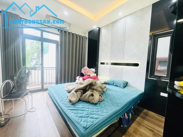 BỒ ĐỀ NGUYỄN VĂN CỪ 47M2 x 5T GẦN BÃI XE LÔ GÓC NHÀ MỚI FULL NỘI THẤT. 9,35TỶ - 1