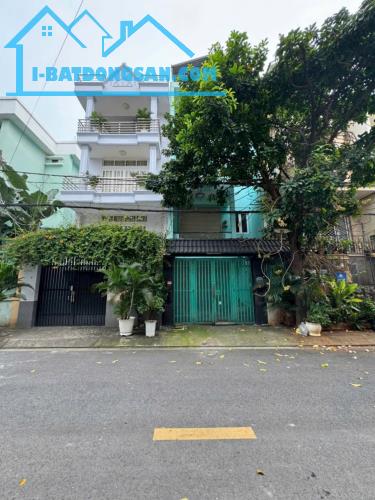 Nhà 1 trệt 3 lầu ST, đường Dương Quảng Hàm, P.5, GV. DT: 5m x 20m giá: 13,5ty TL - 2