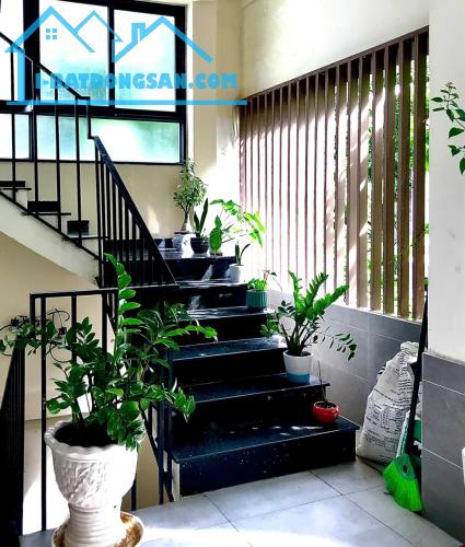 Bán Nhà 337/2 Lê Văn Sỹ, Phường 1, Quận Tân Bình. DT: 142m2 - 3 Tầng, Sân Vườn - 25 Tỷ - 4