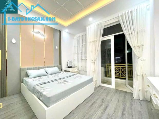 Bán nhà Tam Trinh, Ô Tô đỗ cổng, 30m ra Phố, Thiết Kế Đẹp, 5 Ngủ, 36/50m2, Nhỉnh 5 tỷ - 4