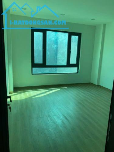 NHÀ MỚI Ở LUÔN PHỐ TRẠM- LONG BIIEN, 41M2, 4 TÀNG, MT 4M,7.7 TỶ. Ô TÔ ĐỖ. - 2