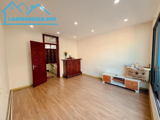 PHÂN LÔ 56M2*4T HOÀNG VĂN THÁI, GARA, NGÕ THÔNG - 2