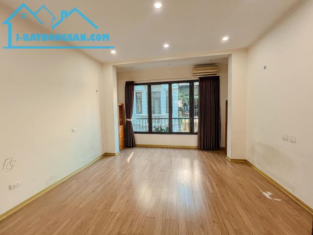 PHÂN LÔ 56M2*4T HOÀNG VĂN THÁI, GARA, NGÕ THÔNG - 4