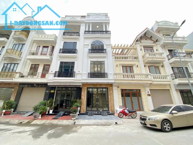 Nhà 4 tầng có thang máy TĐC Xi Măng Vinhomes Riverside