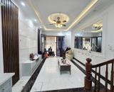 Nhà đẹp Cầu Giấy 37m2*5T, mt 4.5m kinh doanh, gần ô tô , sổ vuông đẹp 8.9 tỷ