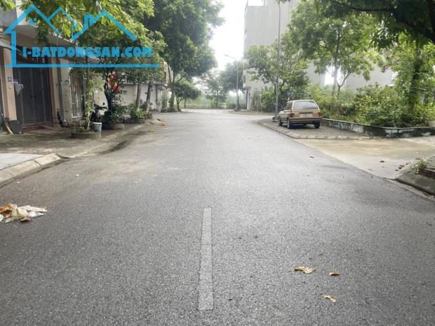 Chính chủ bán 90m2 đất TĐC Giang Biên, Long Biên. View vườn hoa thoáng mát