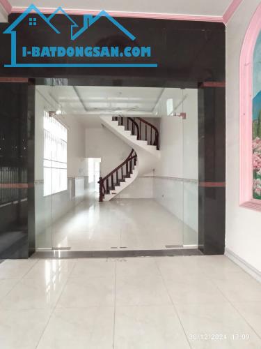 Cho Thuê Nhà Ở KDoanh Mặt Tiền P.Tân Phong Biên Hòa, 5PN, Sân 16C