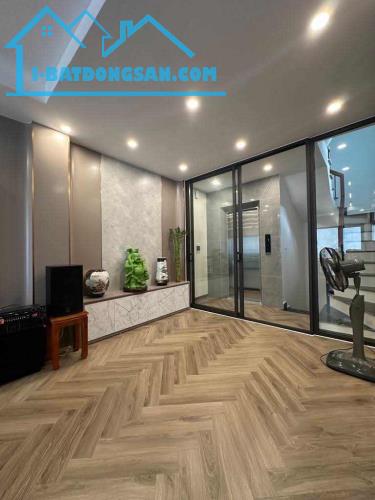 Bán Nhà Ngõ 108 Nguyễn Văn Cừ,  Bồ Đề, Long Biên, 42m2, 7Tầng, Lô Góc, Thang Máy, Full đồ - 2