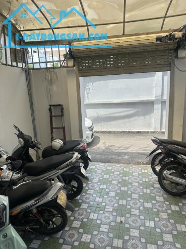 CHDV 4 TẦNG – THANG MÁY – 13 PHÒNG – THU 70TR/TH - MT TRẦN VĂN SẮC, THẢO ĐIỀN - 2