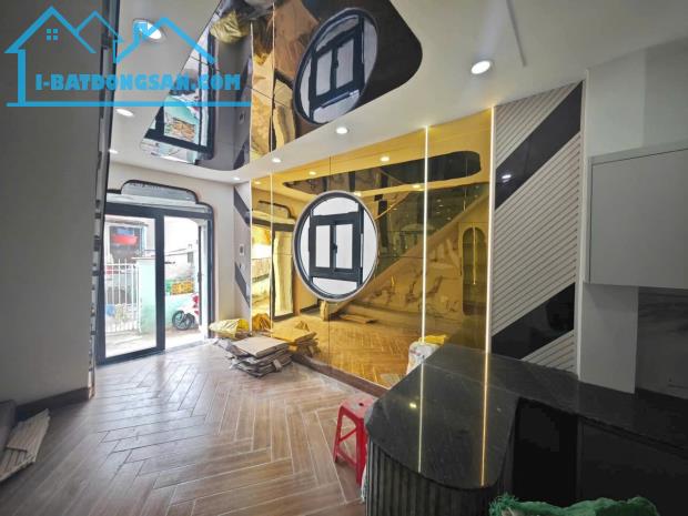 Chủ gửi Bán căn Nhà góc hai mặt tiền đường 1 trệt 1lầu phường quang vinh gần nhà hàng cây