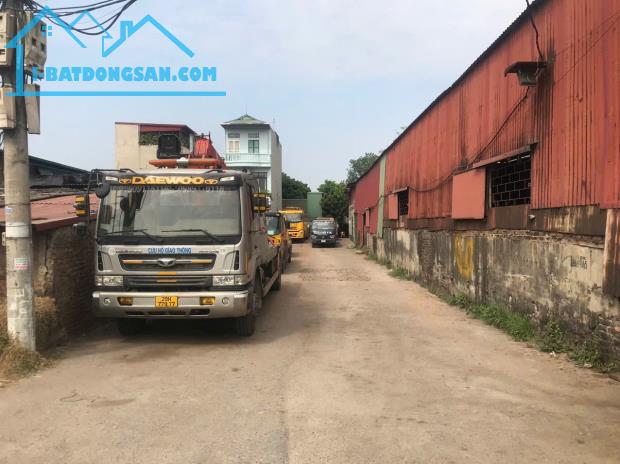 Cho thuê 230m² đất mặt đường vành đai 3, Yên Sở, Hoàng Mai hợp kinh doanh,mở xưởng,kho bãi