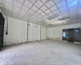 210m nhà xưởng khu vực Lĩnh Nam cần cho thuê, có bãi đỗ xe riêng