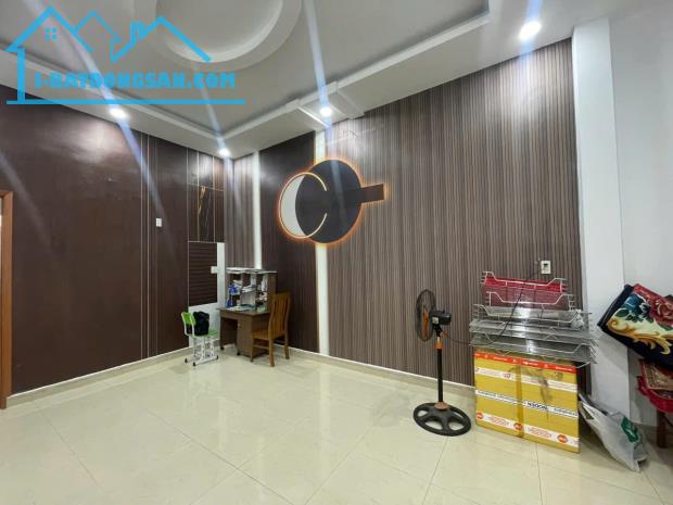 Bán nhà 2 Tầng Trung Tâm Dĩ An,SHR đường xe hơi,TẶNG full Nội thất,gần chợ - 1