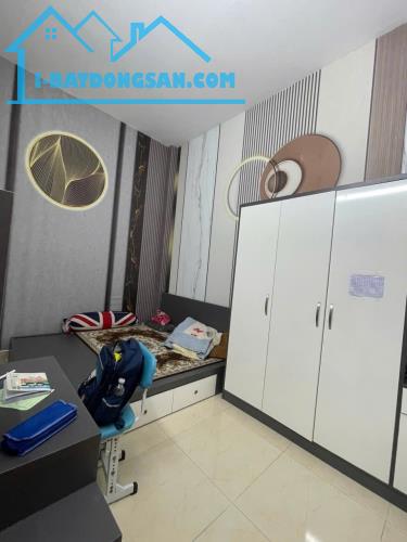 Bán nhà 2 Tầng Trung Tâm Dĩ An,SHR đường xe hơi,TẶNG full Nội thất,gần chợ - 2