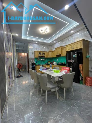 Bán nhà 2 Tầng Trung Tâm Dĩ An,SHR đường xe hơi,TẶNG full Nội thất,gần chợ - 3