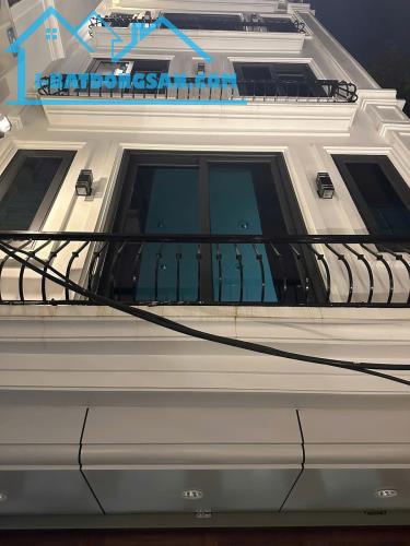 Bán Nhà Phố Hoa Lư,mặt ngõ thông - 38m2 x 5 Tầng Thang máy - Xây Mới - Sổ vuông - ngõ nông