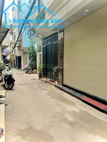 Bán Nhà Phố Hoa Lư,mặt ngõ thông - 38m2 x 5 Tầng Thang máy - Xây Mới - Sổ vuông - ngõ nông - 1