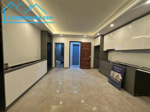 Bán Nhà Phố Hoa Lư,mặt ngõ thông - 38m2 x 5 Tầng Thang máy - Xây Mới - Sổ vuông - ngõ nông - 2