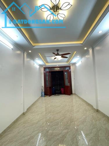 Nhà ĐẸP - Kinh Doanh - Ô TÔ - Thang Máy - Đê La Thành - ĐĐa - Dt : 40m2*6 tầng*nhỉnh 11tỷ - 5