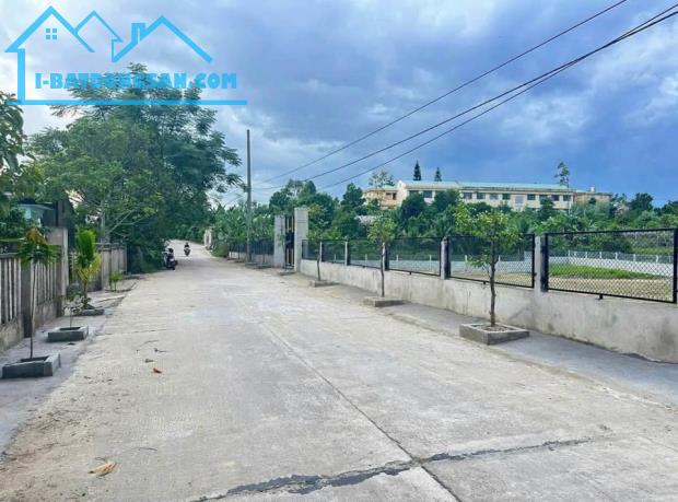Bán cặp liền kề gần 200m2 gần quốc lộ 1A, cách quốc lộ 1A chỉ 800 mét - 1