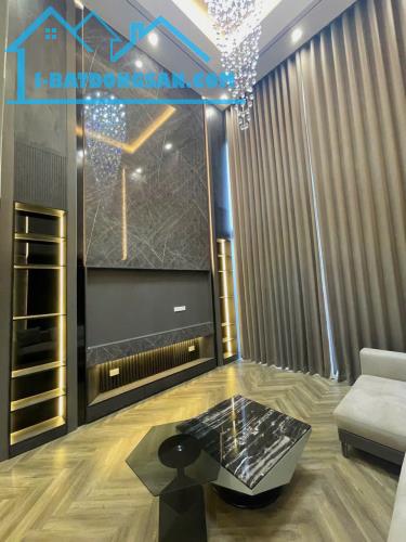 BÁN NHÀ 8 TẦNG MẶT NGÕ LÂM HẠ - BỒ ĐỀ - LONG BIÊN - 73M2 - 31.7 TỶ - SỔ ĐỎ CHÍNH CHỦ - 3