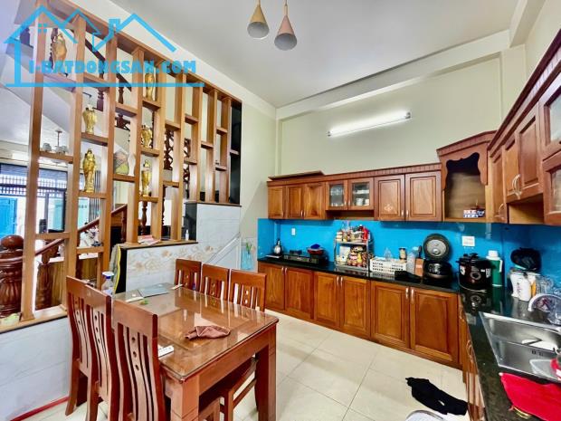 Bán nhà 75m2, đường HƯƠNG LỘ 80, Bình Tân, HXH, 3 tầng, 4 PN, giá 4.6 tỷ còn thương lượng. - 3