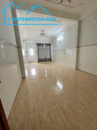 MẶT TIỀN KHU BÌNH PHÚ - HẬU GIANG QUẬN 6 - 4 X 20M - 5 TẦNG - 11.8 TỈ