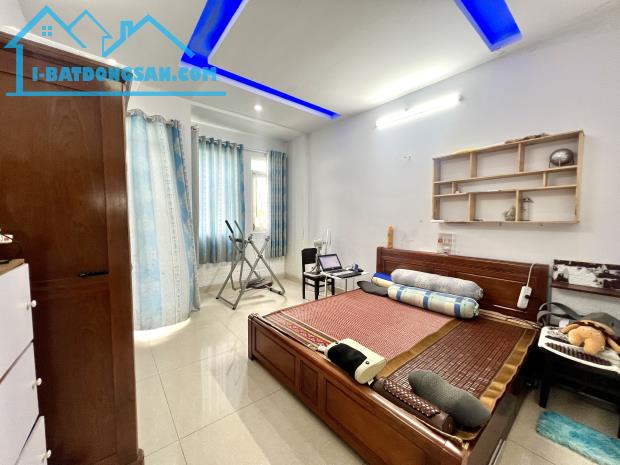 Gấp Bán nhà đường Hương Lộ 2 - HẺM 8m thông 64m² ( 4 x 16 ) 5 TẦNG 6PN - Như Hình - 1
