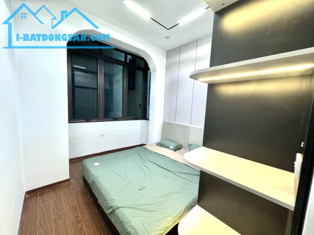 Bán nhà Tây Sơn nhà mới lô góc 2 mặt  thoáng 30m ra phố  full nội thất 25m giá 5.35 tỷ .