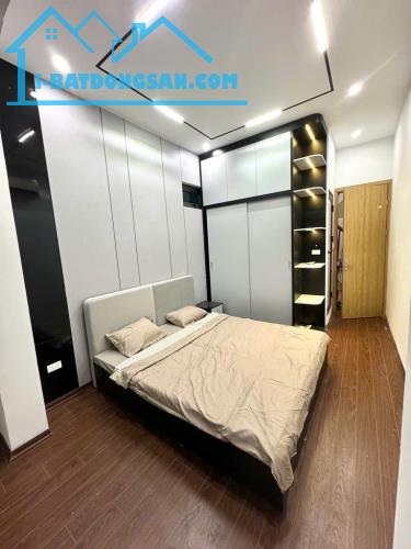 Bán gấp nhà riêng phố Nguyễn Văn Tuyết, Đống Đa, Hà Nội, DT25m2, 3PN, Chỉ 5,35 tỷ - 2