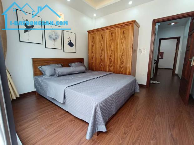Nhà Ngọc Lâm – 40m², 5 tầng, full nội thất – Ô tô tránh, ngõ thông kinh doanh! 🏡 12,86tỷ - 4