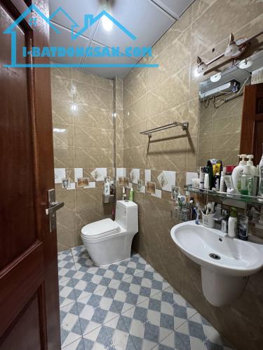 LÔ GÓC VĨNH HƯNG, HOÀNG MAI,THANG MÁY, KD, GARAÔTÔ, DT 121m2, 5TẦNG, MT9m, GIÁ 22,9 tỷ,