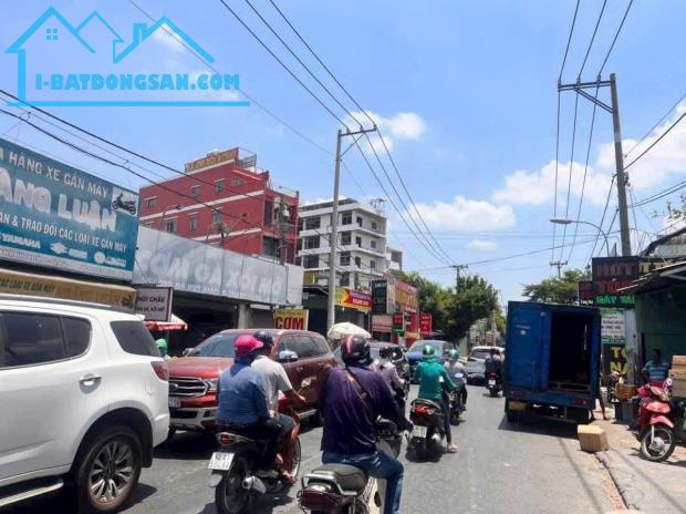 Giảm 3 tỷ Bán Gấp Nhà Mặt tiền Hà Huy Giáp Thạnh Lộc 12x30m giá 27 Tỷ - 1