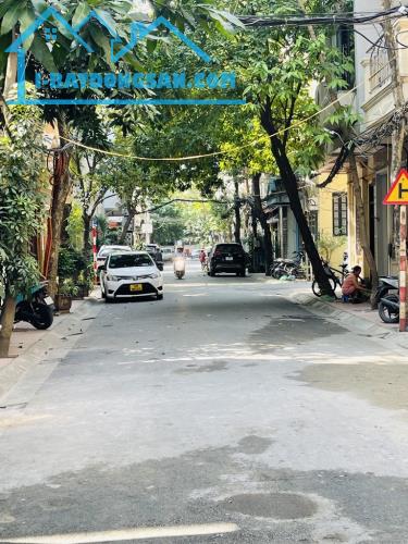 Bán nhà ngõ 105 Xuân La - Phân Lô Vỉa Hè, 3 ô tô tránh, Kinh doanh 68m2 MT 4.1m xây 5 tầng